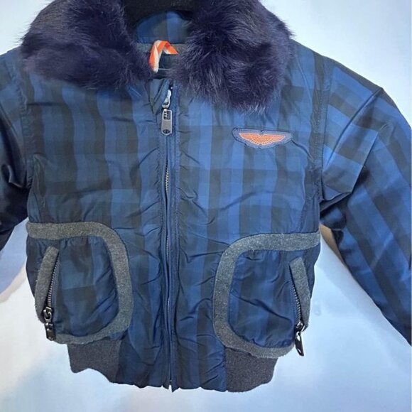 Aston Martin boys puffer jacket. Navy blue. Size 3. New condition. - Picture 4 of 11